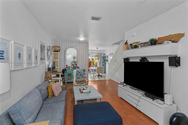 10720 NW 82nd Terrace 18, Doral, FL 33178