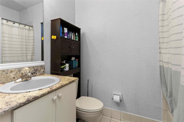 10720 NW 82nd Terrace 18, Doral, FL 33178