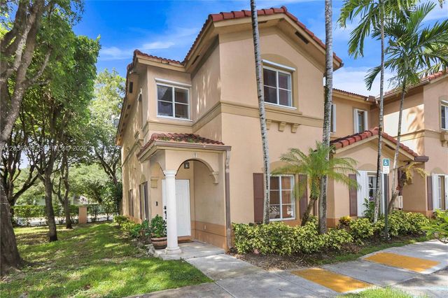 10720 NW 82nd Terrace 18, Doral, FL 33178