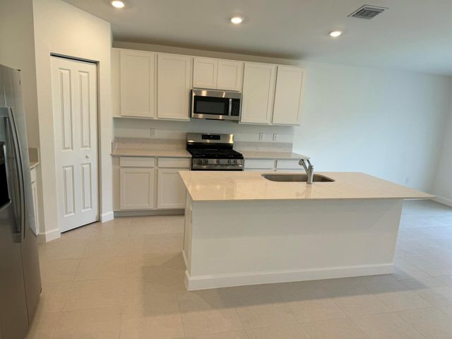 10509 NW Suncrest Lp, Port St Lucie, FL 34987