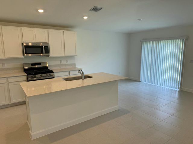 10509 NW Suncrest Lp, Port St Lucie, FL 34987