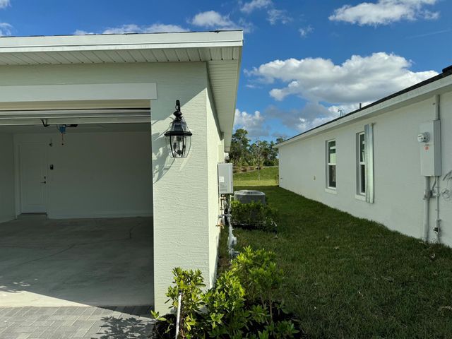 10509 NW Suncrest Lp, Port St Lucie, FL 34987