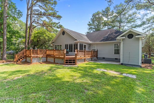 1528 Gores Landing Road SW, Ocean Isle Beach, NC 28469