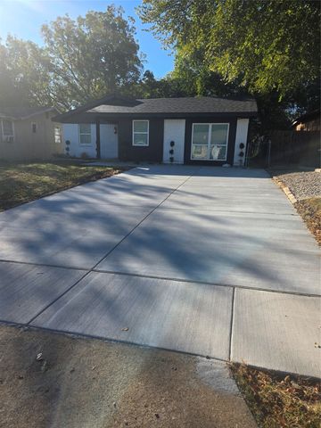 2117 Beaumont Street, Grand Prairie, TX 75051