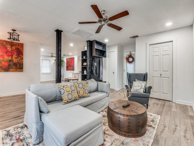 2117 Beaumont Street, Grand Prairie, TX 75051