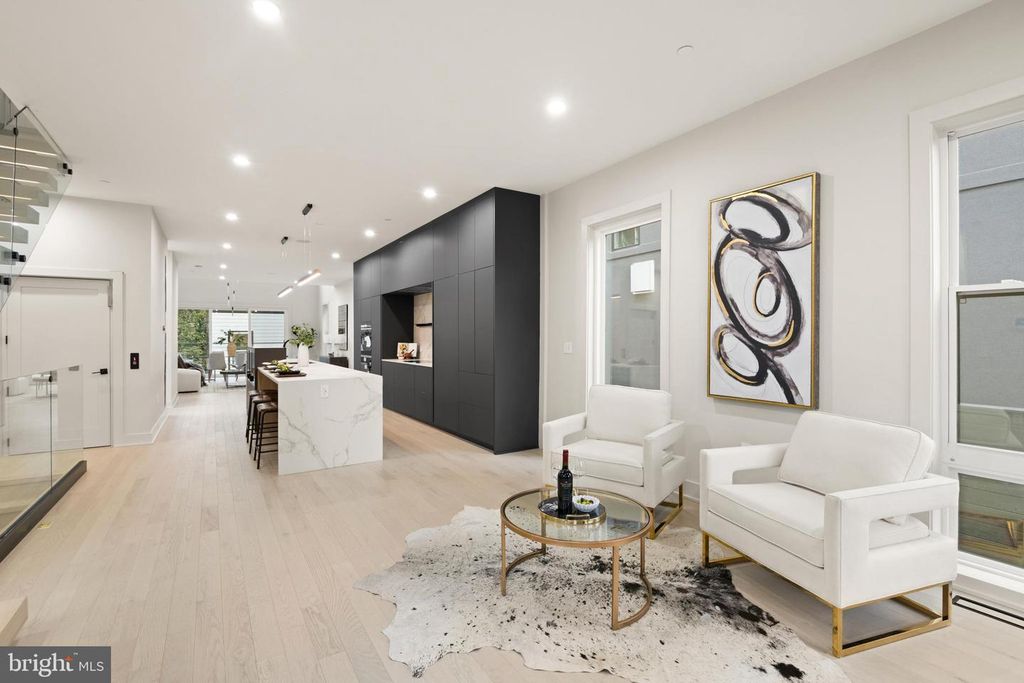 6116 30TH ST NW, Washington, DC 20015