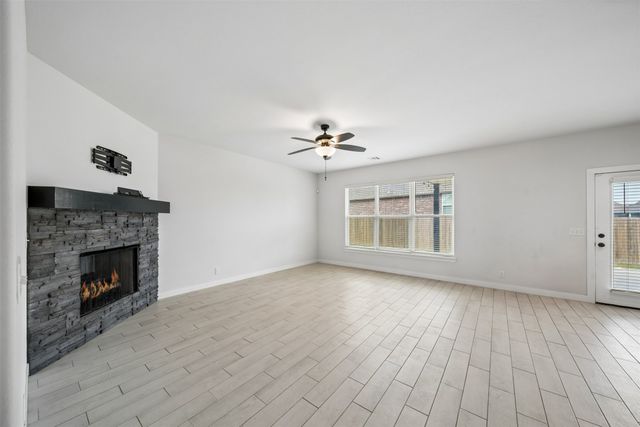 11806 N 131 East Avenue, Collinsville, OK 74021
