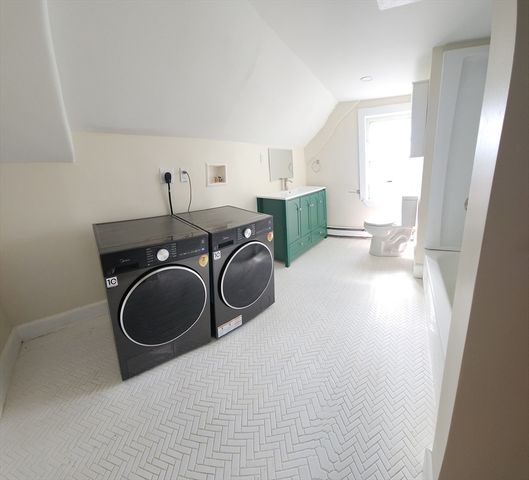 82 Sea St. 82, Weymouth, MA 02191