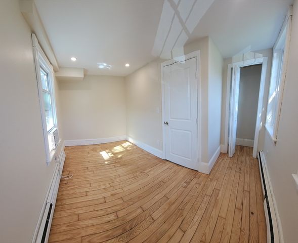 82 Sea St. 82, Weymouth, MA 02191