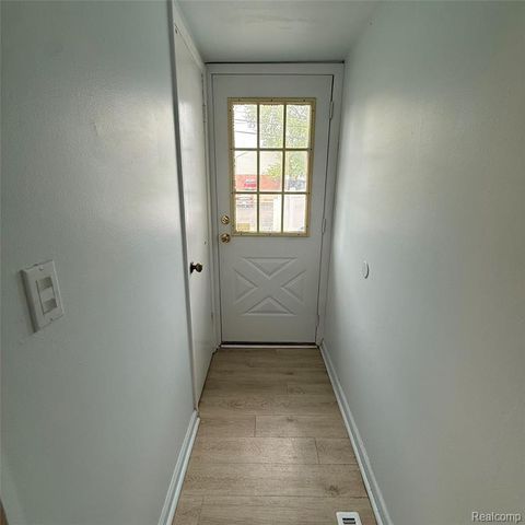 20098 Brian Court, Clinton Township, MI 48035