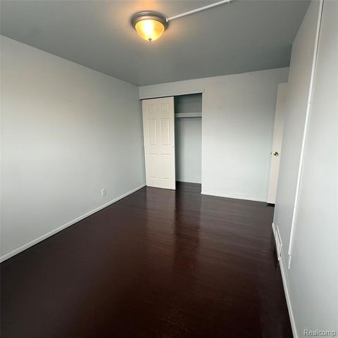 20098 Brian Court, Clinton Township, MI 48035