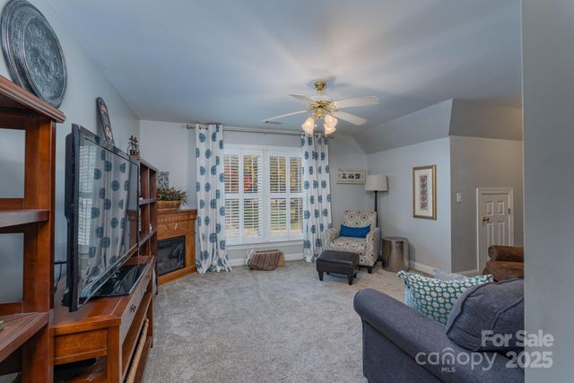 2117 Keegan Court, Matthews, NC 28104