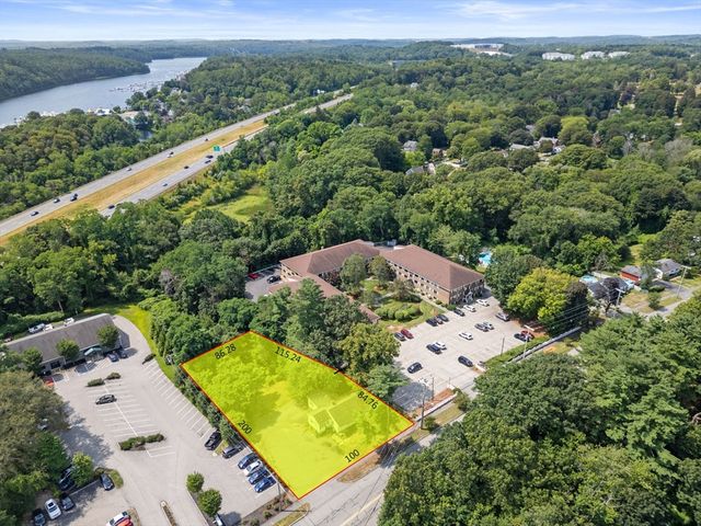 47 Macy St, Amesbury, MA 01913