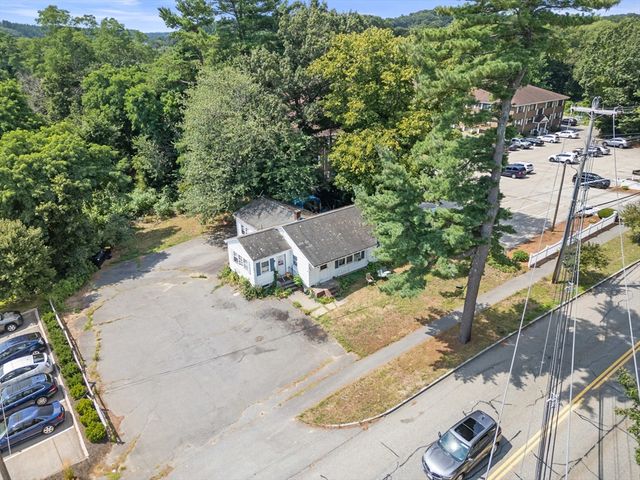 47 Macy St, Amesbury, MA 01913