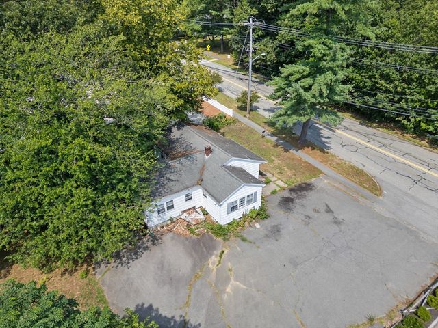 47 Macy St, Amesbury, MA 01913