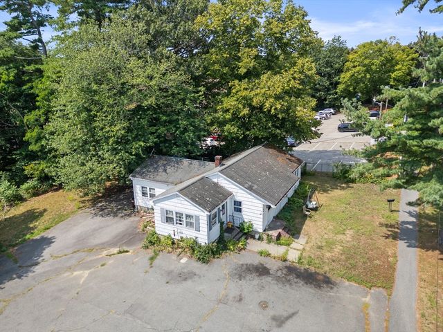 47 Macy St, Amesbury, MA 01913