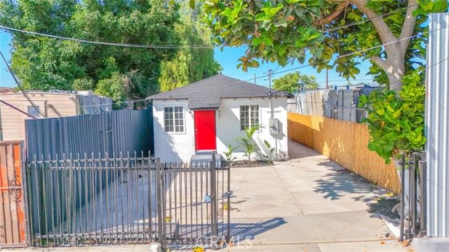 9621 Laurel, Los Angeles, CA 90002