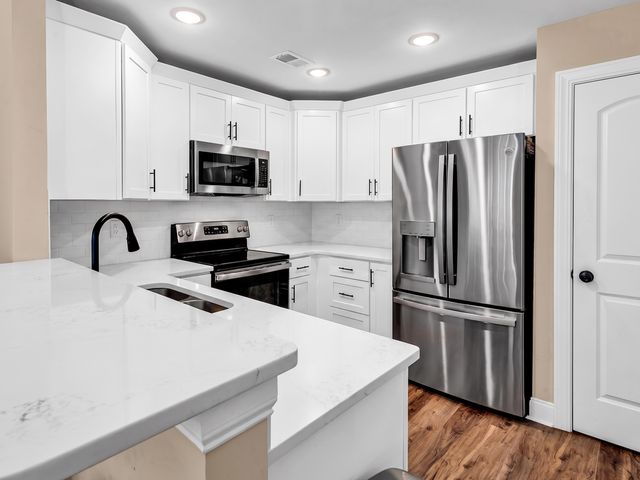 581 Bend Ave., Murrells Inlet, SC 29576