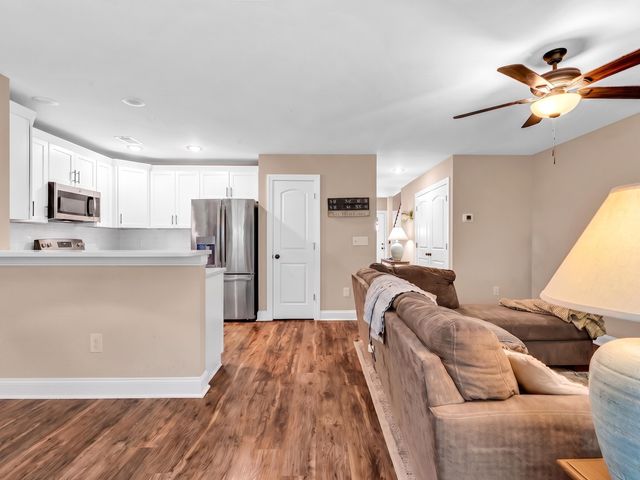 581 Bend Ave., Murrells Inlet, SC 29576