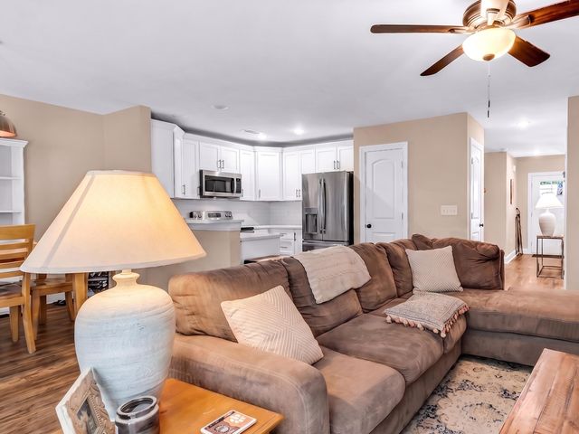581 Bend Ave., Murrells Inlet, SC 29576