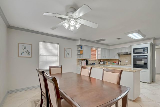 5711 Hummingbird Street, Houston, TX 77096