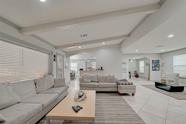 5711 Hummingbird Street, Houston, TX 77096