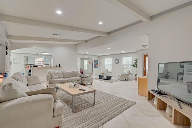 5711 Hummingbird Street, Houston, TX 77096