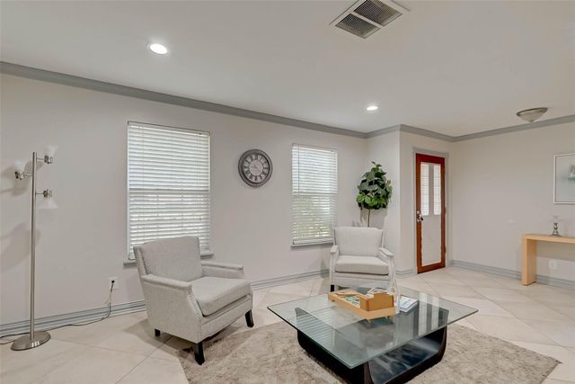 5711 Hummingbird Street, Houston, TX 77096