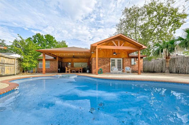 5711 Hummingbird Street, Houston, TX 77096