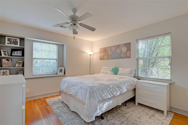 5711 Hummingbird Street, Houston, TX 77096