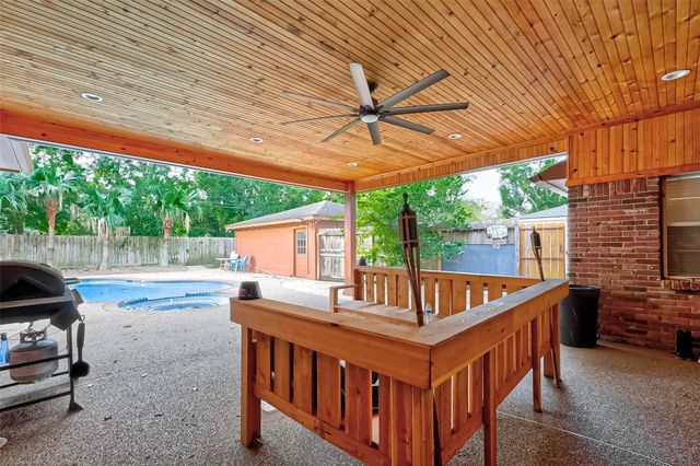 5711 Hummingbird Street, Houston, TX 77096