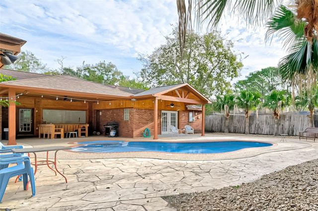5711 Hummingbird Street, Houston, TX 77096