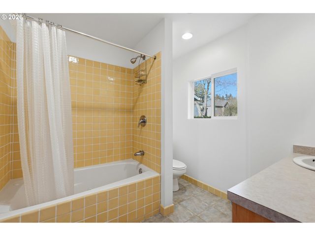 8620 Sw 80TH Ave, Portland, OR 97223