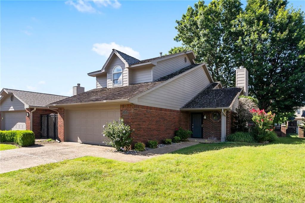29 W La Quinta Court, Rogers, AR 72758