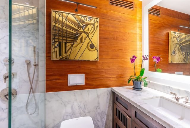 2979 Kalakaua Avenue 904, Honolulu, HI 96815