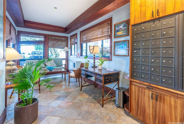 2979 Kalakaua Avenue 904, Honolulu, HI 96815