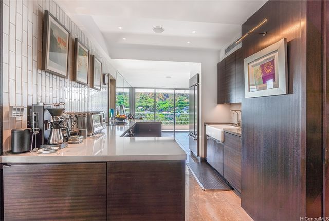 2979 Kalakaua Avenue 904, Honolulu, HI 96815