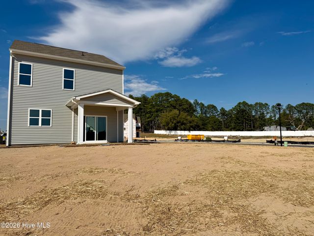 900 Peckham Loop, Aberdeen, NC 28315