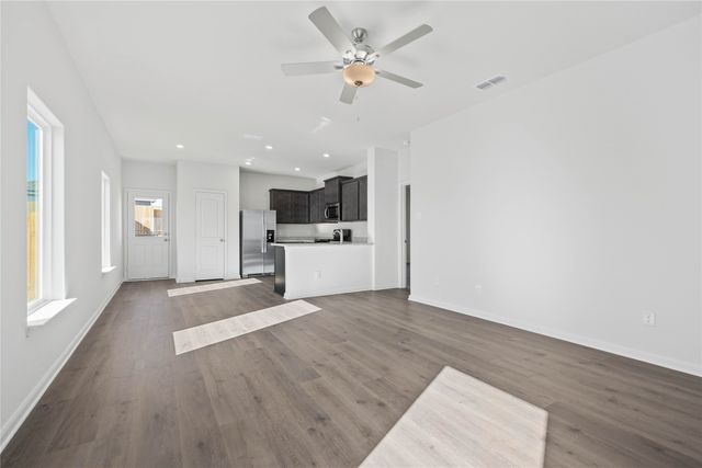 8428 White Wolf Trail, Ponder, TX 76259