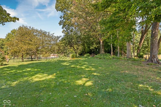 6118 Deerwood Drive, Greenwood, IN 46143