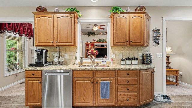 3117 Gaslight Drive 18, Bay City, MI 48706