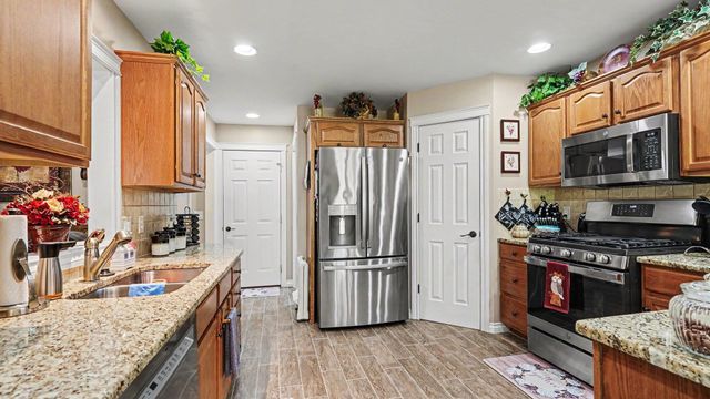 3117 Gaslight Drive 18, Bay City, MI 48706