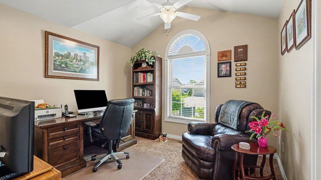 3117 Gaslight Drive 18, Bay City, MI 48706