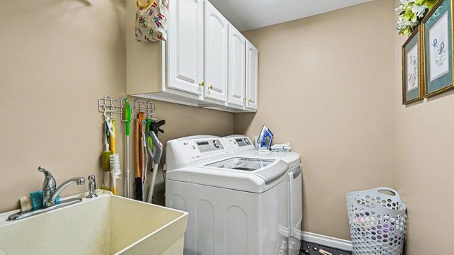 3117 Gaslight Drive 18, Bay City, MI 48706