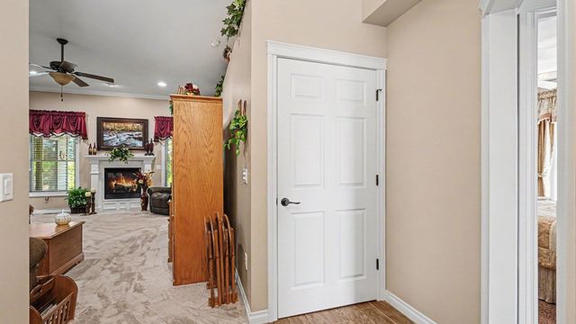 3117 Gaslight Drive 18, Bay City, MI 48706