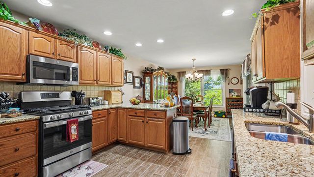 3117 Gaslight Drive 18, Bay City, MI 48706