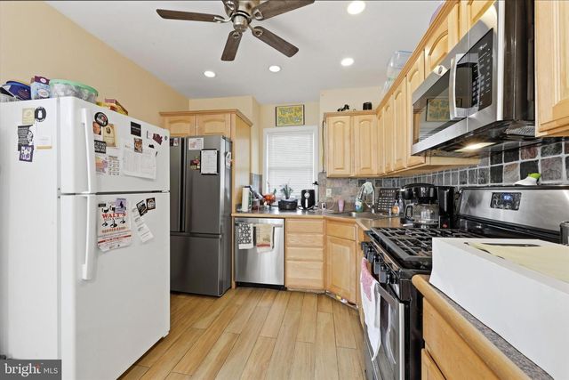 24 W STEWART AVE, Lansdowne, PA 19050