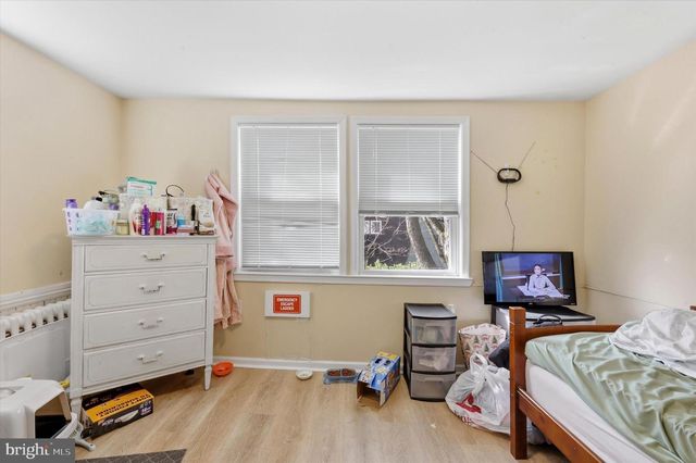 24 W STEWART AVE, Lansdowne, PA 19050