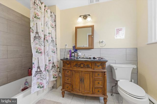 24 W STEWART AVE, Lansdowne, PA 19050