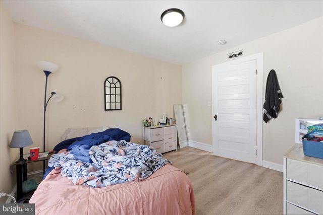 24 W STEWART AVE, Lansdowne, PA 19050